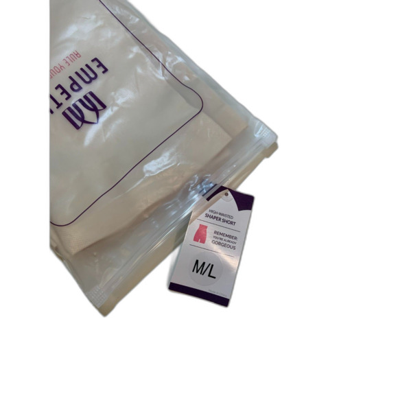 Empetua High Waisted Shaper Short Size Medium / Large - Picture 5 of 7